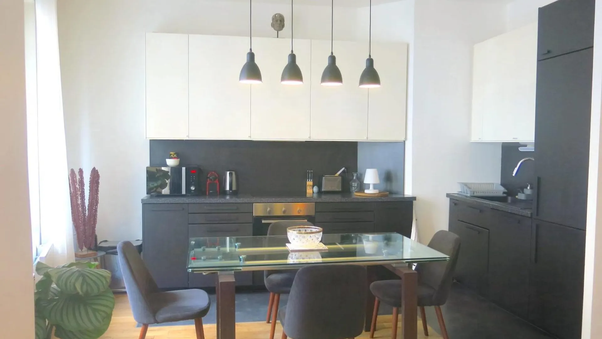 Roommate Share Colocation 1 Bedroom In Two Bedroom Luxe Marais Bretagne Citycosy Paris France